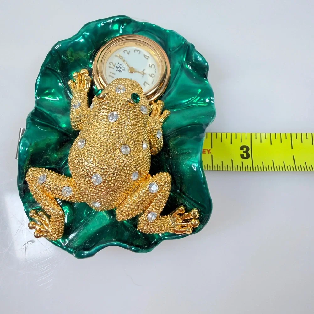 Timex Waterbury Desk Clock Paper Weight Jeweled Frog Lily Pad Bug Hand